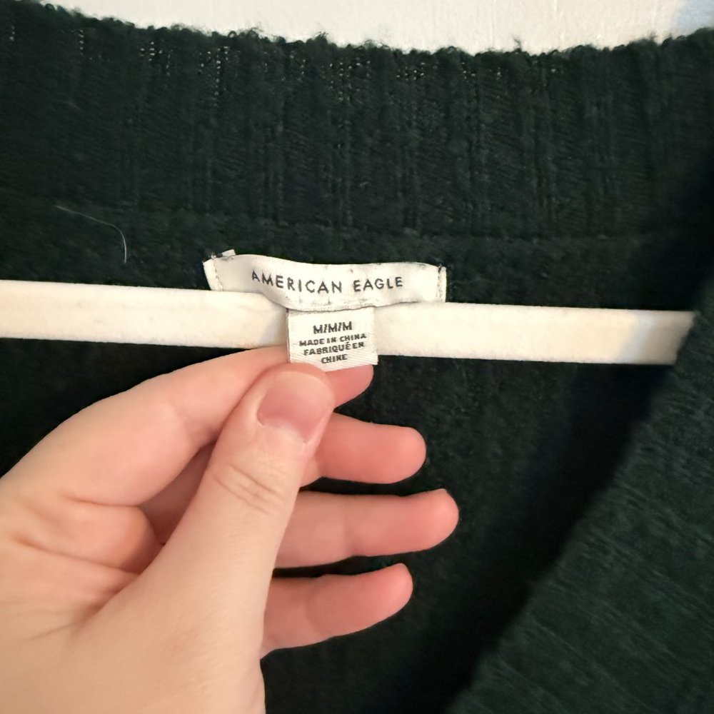 American Eagle Green Pullover V-Neck Sweater - Picture 5 of 6